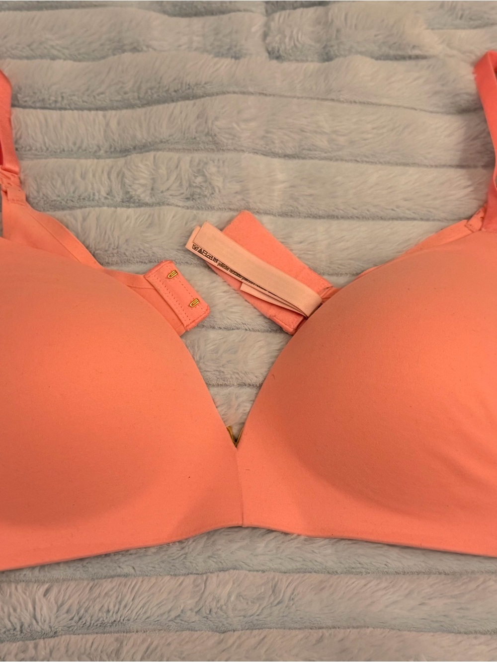Victoria's Secret dream angels wireless push up bra 38B